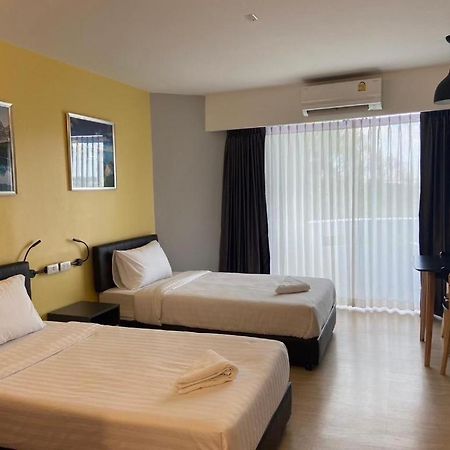 Dluxx Thammasat Hotel Pathumthani Kültér fotó