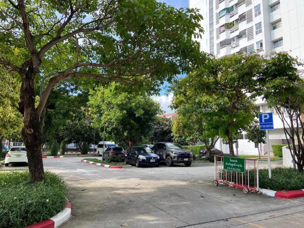 Dluxx Thammasat Hotel Pathumthani Kültér fotó