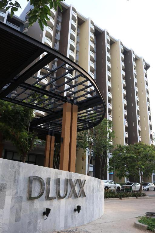 Dluxx Thammasat Hotel Pathumthani Kültér fotó
