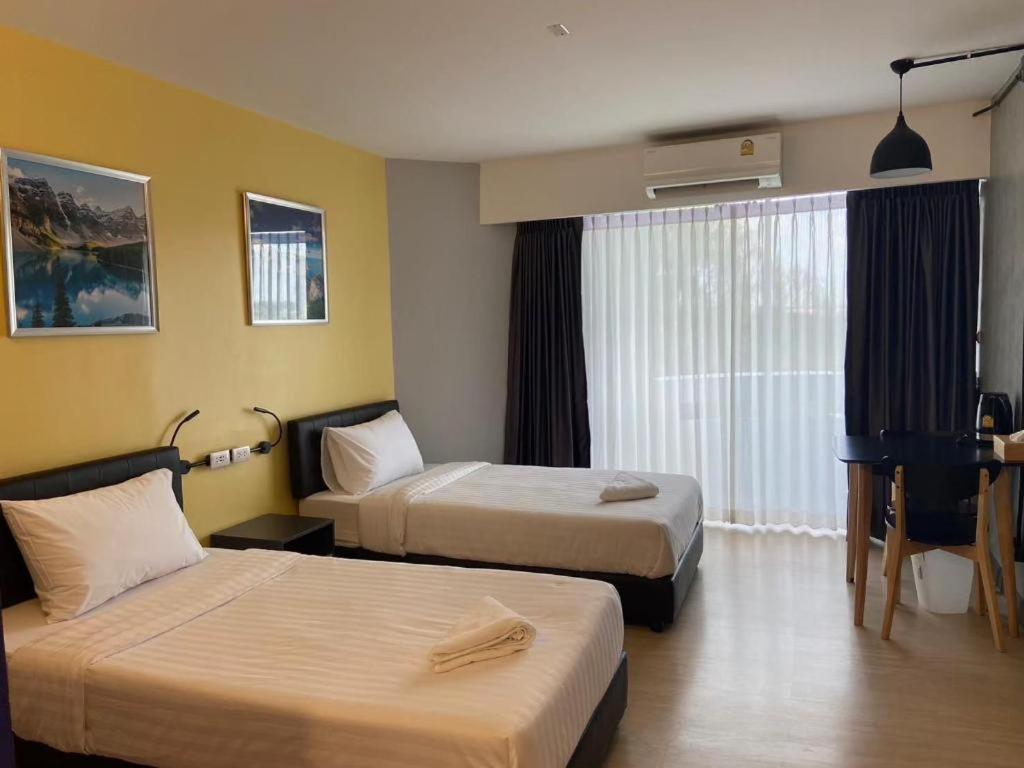 Dluxx Thammasat Hotel Pathumthani Kültér fotó